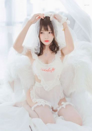 在亡夫灵前翻云覆雨在线看